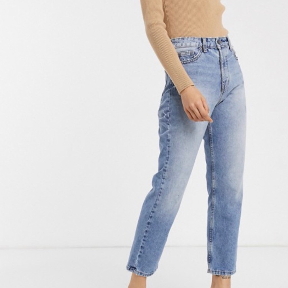 Stradivarius Straight Fit Jeans (medium wash)